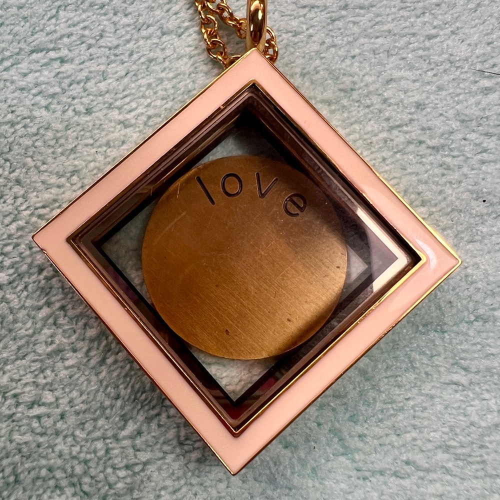 Floating Locket Charm Coin - Picture 7 of 7